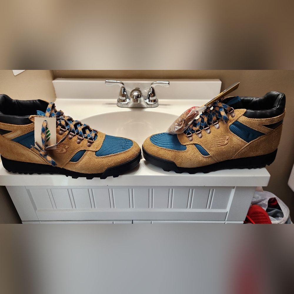 New Balance Rainier Boots